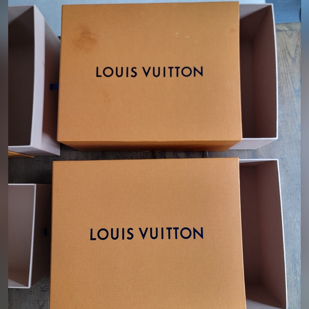 Louis Vuitton Orange and Blue Packaging Collection - Picture 5 of 8